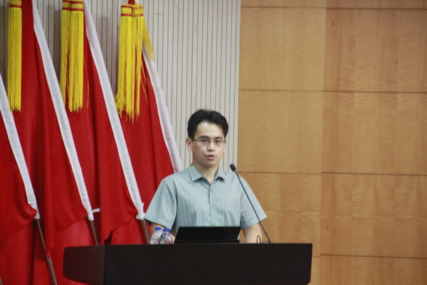 2022级博士新生代表金福泉发言.jpg